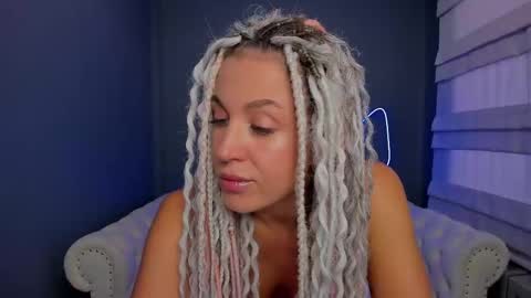 Roxy online show from 03-06-25, 01:58