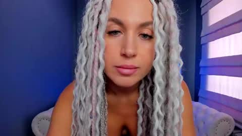 Roxy online show from 03-11-25, 04:54