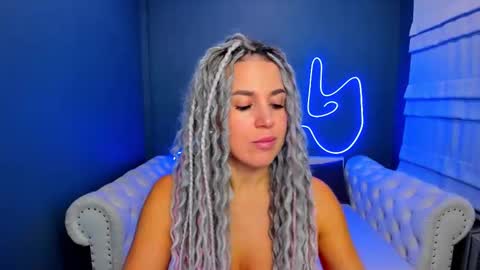 Roxy online show from 10-04-25, 01:25