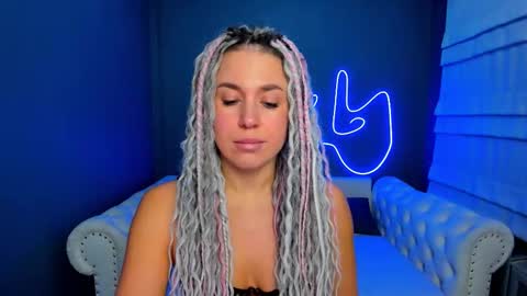 Roxy online show from 11-08-25, 02:01