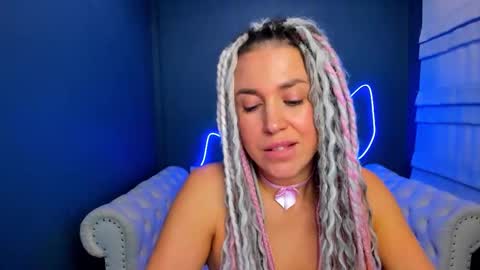 Roxy online show from 11-28-25, 04:15