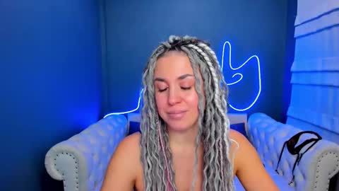 Roxy online show from 02-05-26, 01:32