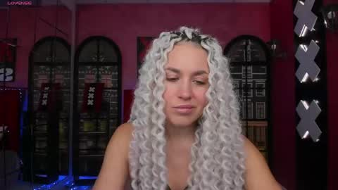 Roxy online show from 05-19-26, 01:56