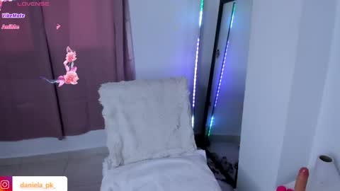 R O X Y  online show from 05-09-26, 02:44