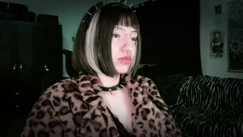 Roxy Independient model Help me to reach 50 thumbs up online show from 05-14-26, 12:28