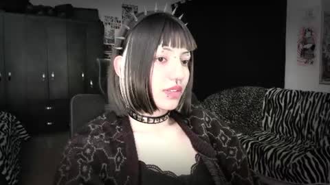 Roxy Independient model Help me to reach 50 thumbs up online show from 07-01-26, 12:34