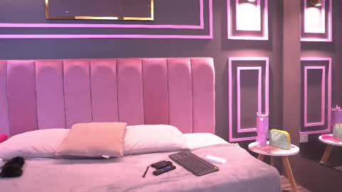 Roxy  online show from 10-29-25, 12:07