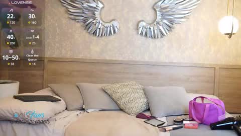 Roxy  online show from 11-13-25, 09:08