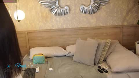 Roxy  online show from 11-14-25, 12:37