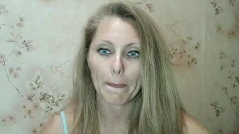 roxyfox18x01 online show from 09-21-25, 07:26