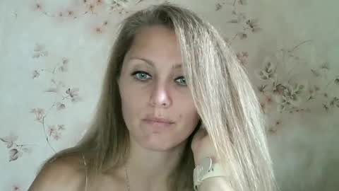 roxyfox18x01 online show from 10-07-25, 05:59