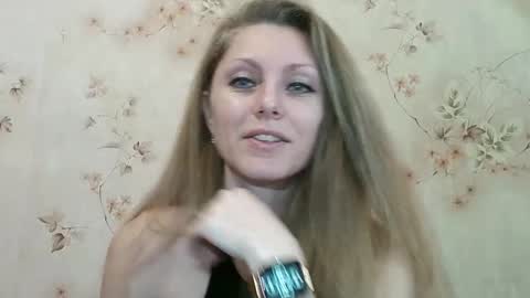 roxyfox18x01 online show from 02-18-26, 10:00