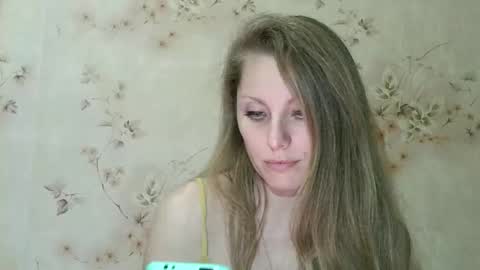 roxyfox18x01 online show from 04-10-26, 07:29