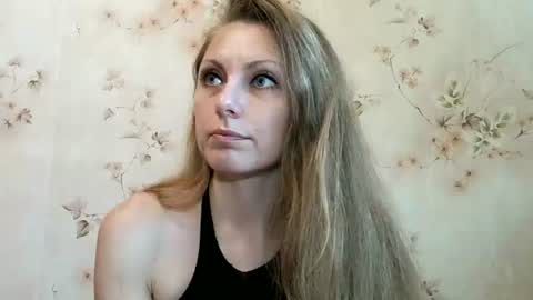 roxyfox18x01 online show from 06-12-26, 07:51