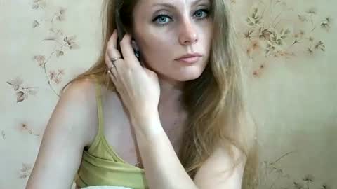 roxyfox18x01 online show from 06-13-26, 09:29