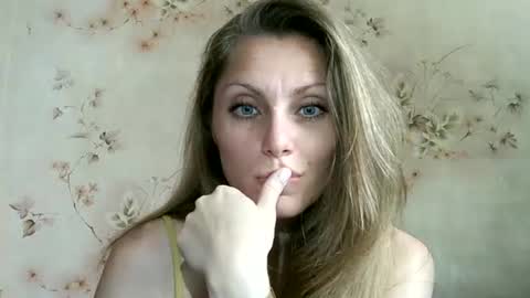 roxyfox18x01 online show from 06-20-26, 09:23