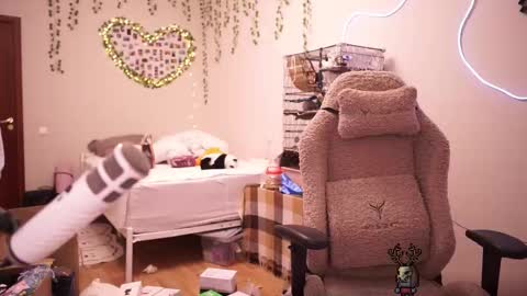 roxysuh online show from 10-01-25, 09:37