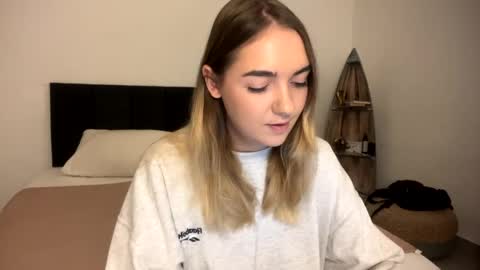 Roxy online show from 04-02-26, 01:31