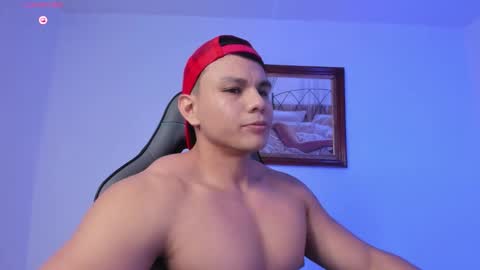 Snapshot of roy__constance chatting on 02-15-26, 04:42 Roy Constance online show from 02-15-26, 04:42