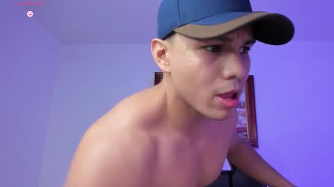 Snapshot of roy__constance chatting on 02-18-26, 03:35 Roy Constance online show from 02-18-26, 03:35