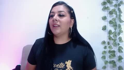 Snapshot of royalebruna chatting on 03-25-26, 02:56 Bruna Royale online show from 03-25-26, 02:56