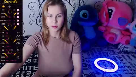 Snapshot of royangela chatting on 10-02-25, 05:14 angela online show from 10-02-25, 05:14