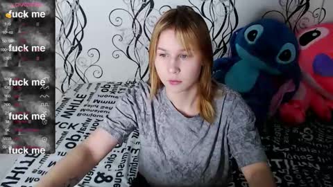 Snapshot of royangela chatting on 10-23-25, 10:58 angela online show from 10-23-25, 10:58