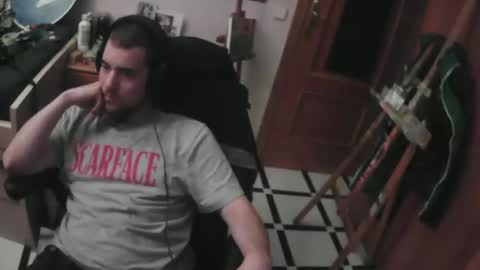 Snapshot of royer04 chatting on 09-29-25, 12:16 royer04 online show from 09-29-25, 12:16