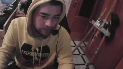 Snapshot of royer04 chatting on 11-16-25, 03:23 royer04 online show from 11-16-25, 03:23