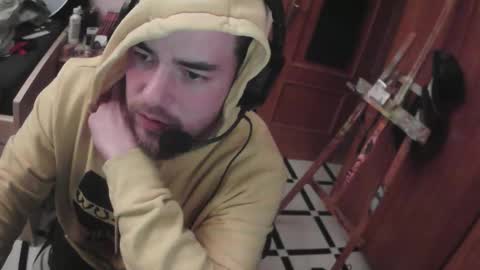 Snapshot of royer04 chatting on 11-16-25, 11:54 royer04 online show from 11-16-25, 11:54