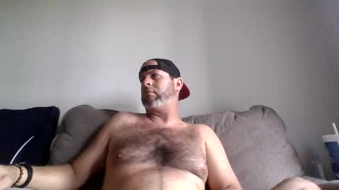 Snapshot of rubbingoneout714 chatting on 02-18-26, 07:10 rubbingoneout714 online show from 02-18-26, 07:10