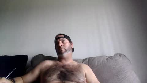 Snapshot of rubbingoneout714 chatting on 04-11-26, 03:27 rubbingoneout714 online show from 04-11-26, 03:27