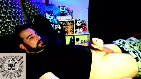 Snapshot of rubenator69 chatting on 03-20-26, 01:49 Ruben online show from 03-20-26, 01:49