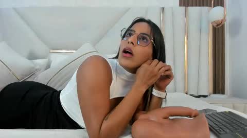 Snapshot of rubi_hot_ chatting on 09-11-25, 01:11 rubi online show from 09-11-25, 01:11