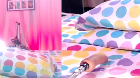 Snapshot of rubidaniells_ chatting on 12-20-24, 03:03 Daniells online show from 12-20-24, 03:03