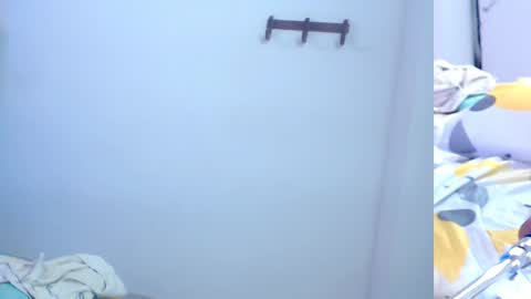 Snapshot of rubidaniells_ chatting on 01-12-25, 04:42 Daniells online show from 01-12-25, 04:42