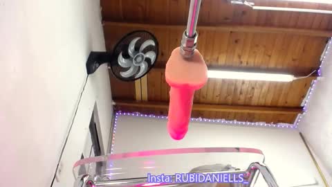 Snapshot of rubidaniells_ chatting on 10-16-25, 11:44 Daniells online show from 10-16-25, 11:44