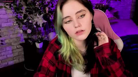 Snapshot of ruby_myst chatting on 03-11-26, 09:54 Ilona online show from 03-11-26, 09:54