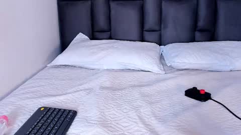 Snapshot of ruby_nights chatting on 07-19-26, 12:31 ruby_nights online show from 07-19-26, 12:31