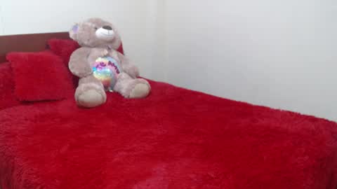 Snapshot of ruby_sky69 chatting on 09-11-25, 01:33 Ruby Independent model help me reach 50 thumbs up online show from 09-11-25, 01:33