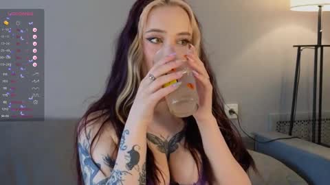 Snapshot of rubyalaska chatting on 02-28-25, 01:58 Ruby online show from 02-28-25, 01:58