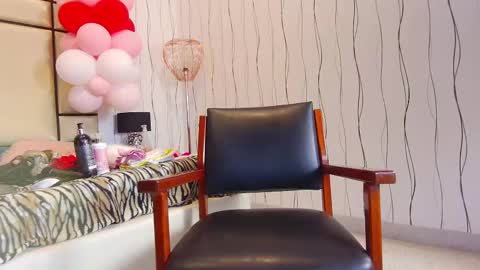 Snapshot of rubybonnet_ chatting on 02-26-25, 01:08 Ruby bonnet online show from 02-26-25, 01:08