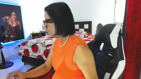 Snapshot of rubybonnet_ chatting on 09-09-25, 08:47 Ruby bonnet online show from 09-09-25, 08:47