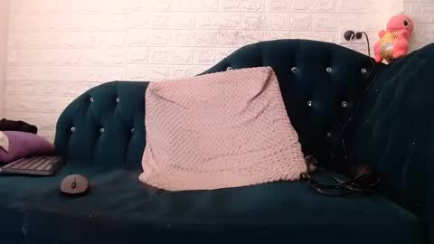 rubyemerald_ online show from 12-30-24, 12:22