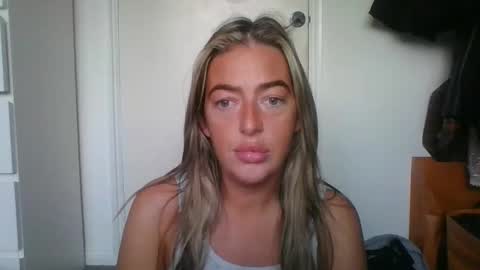 rubyredxxxoxxx online show from 09-28-25, 06:41