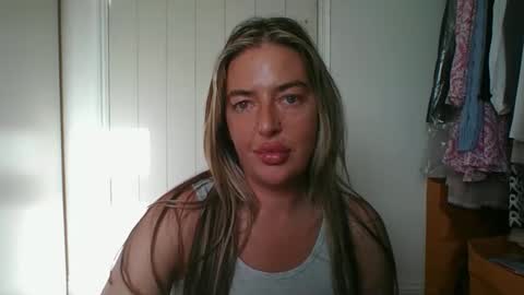 rubyredxxxoxxx online show from 05-23-26, 06:40