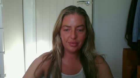 rubyredxxxoxxx online show from 07-04-26, 07:03