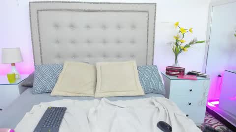 rubyreyes online show from 10-27-25, 01:48