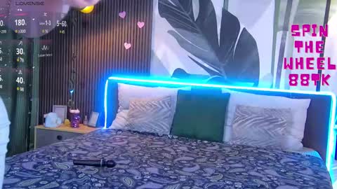 Snapshot of rubyvalen chatting on 02-17-25, 01:04 Ruby online show from 02-17-25, 01:04