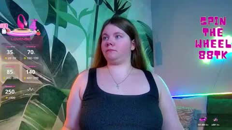 Snapshot of rubyvalen chatting on 10-10-25, 12:42 Ruby online show from 10-10-25, 12:42